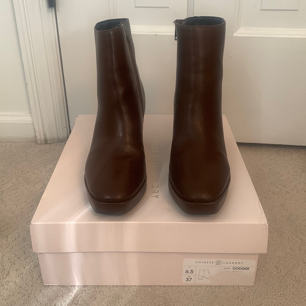 Chinese Laundry Dodger Smoosh Bootie